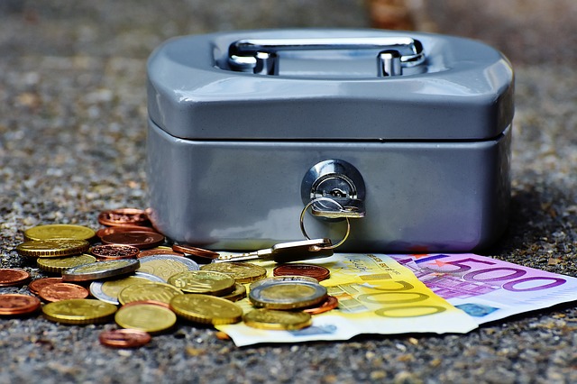 貯金箱とお金